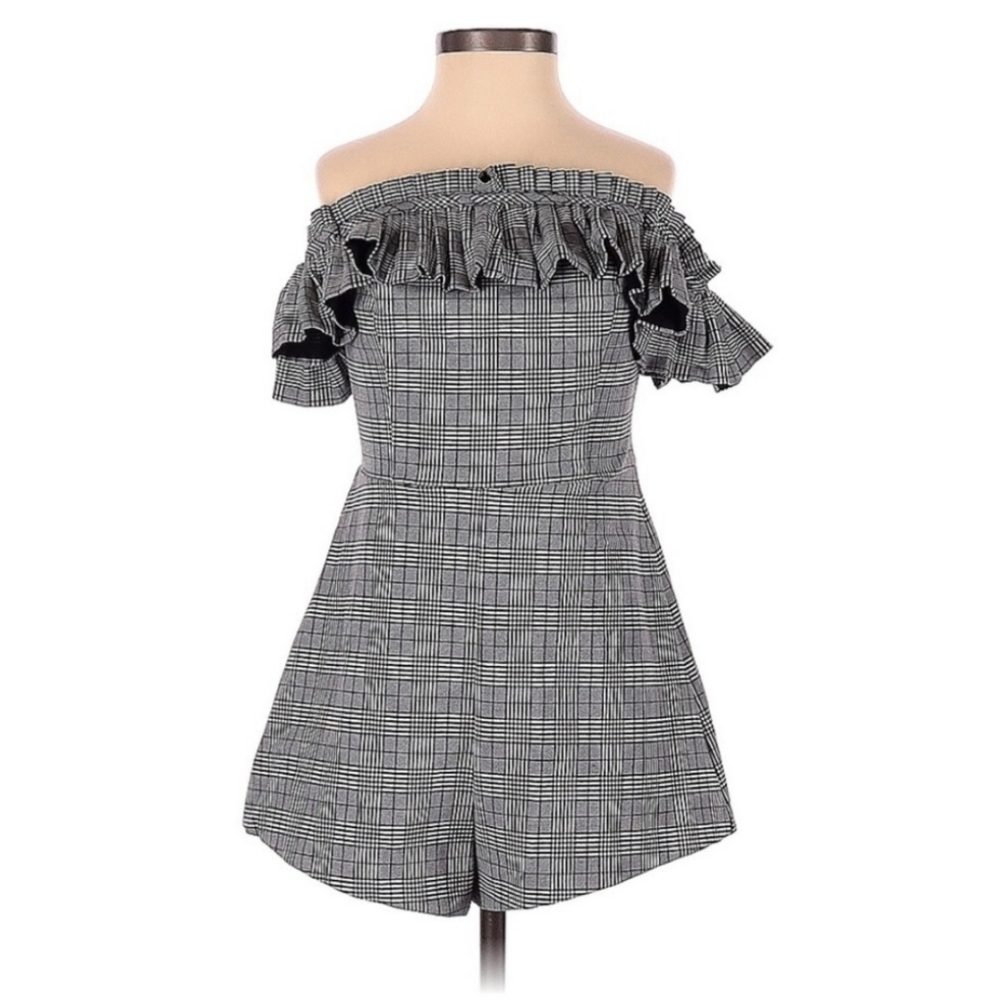 Urban Outfitters Size 0 black/White plaid off the shoulder ruffle detail romper
